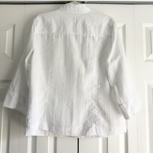 Chico’s White Button Front Shirt Size 2 Roll Tab Sleeves Utility Top - Picture 2 of 10